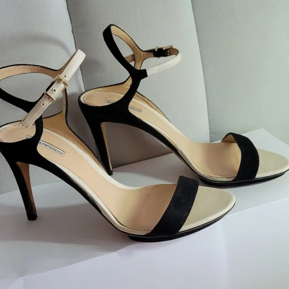 EMPORIO ARMANI Sued Elegant Women's Heels, Size 38 - Picture 3 of 9